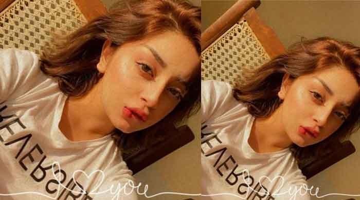 Alizeh Shah Sets Internet Ablaze With Her Stunning Selfie