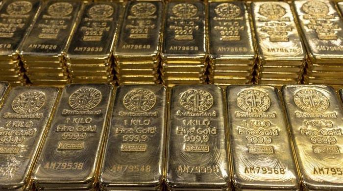 Gold Price Plummets By Rs4 300 Per Tola In Pakistan