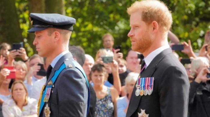 Prince Harrys Body Language As He Walks Behind Queens Coffin Laid