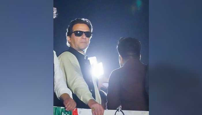 Why Imran Khan Wears Shades At Night Netizens Curious