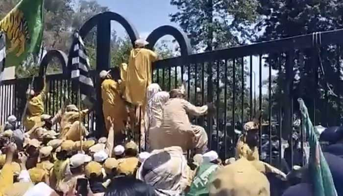 PDM Sit In Live Updates JUI F Workers Enter Islamabads Red Zone