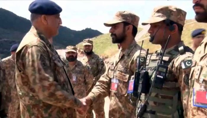 COAS was briefed on operational preparedness and improved border security measures.—Photo: ISPR