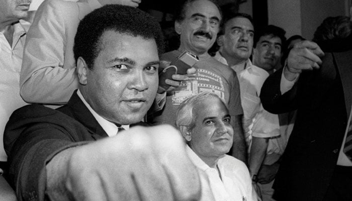 Muhammad Ali quote: I'm the greatest thing that ever lived! I'm the king