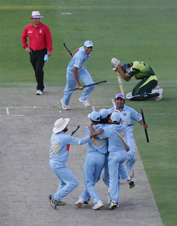 Painful memories: Indians celebrate while Misbah is left to ponder what could have been, India v Pakistan, ICC World Twenty20 final, Johannesburg, September 24, 2007/Getty Images