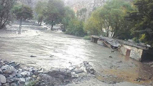 Over 350,000 stranded by Chitral floods: report