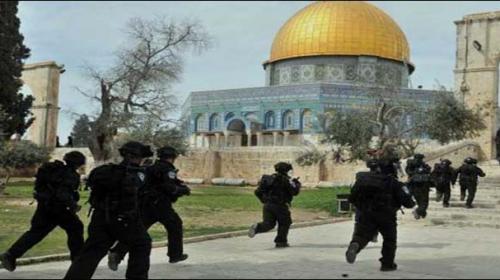 Israel police enter Islam holy place