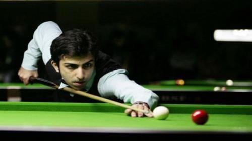 Advani, Yee wins clinch World 6 Red Snooker titles