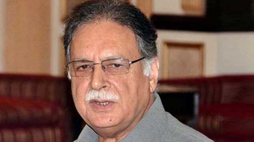 Pervez Rashid calls Imran Khan KP’s ‘de-facto’ CM