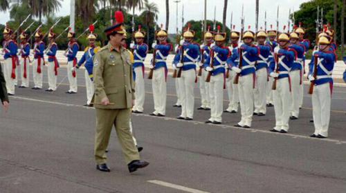 Army Chief given 19 gun salute in Brazil