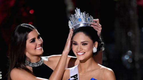 Miss Philippines crowned Miss Universe after live TV mixup