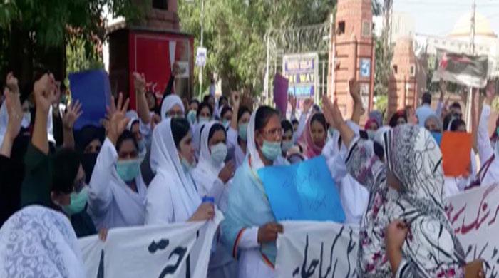 Protest by nurses in Multan enters third day