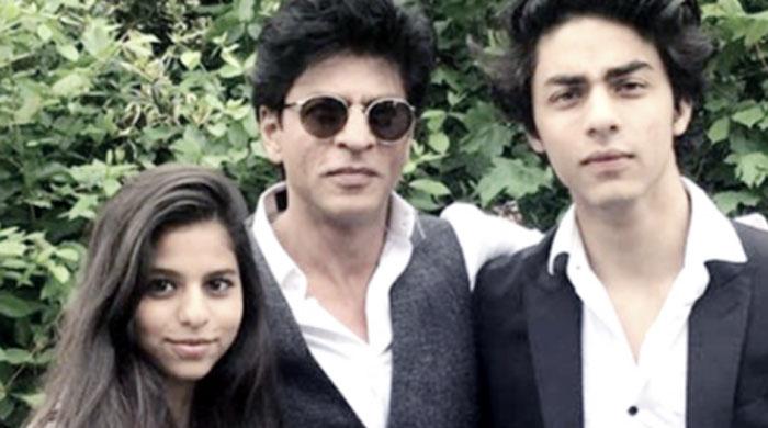 Shahrukh Khan celebrates son's graduation in London