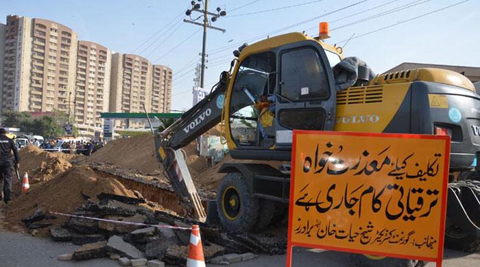 Orange Line Bus Project inaugurated in Karachi, residents protest