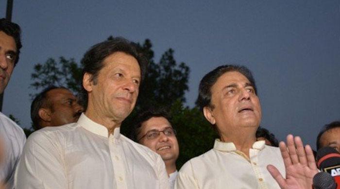 Renowned TV host, lawyer Naeem Bukhari joins PTI