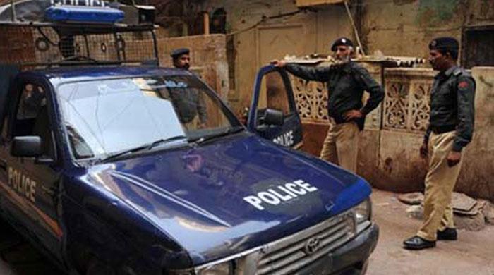 Police arrests two employees of Karachi University