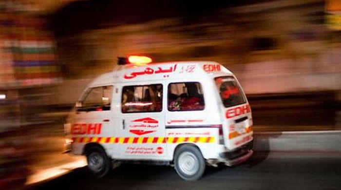 Two killed, 21 injured in passenger bus rollover near Ghotki