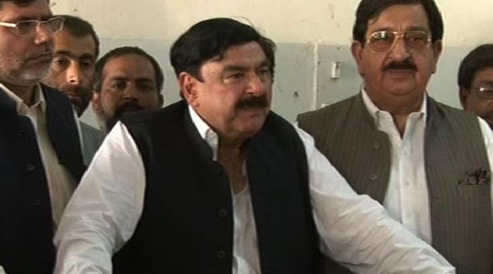 Sheikh Rasheed slams Achakzai on Quetta carnage statement