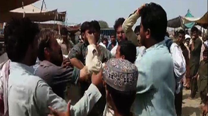 Scuffle breaks out between customer, trader in Multan cattle market