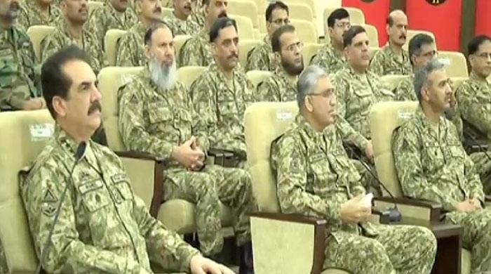 COAS visits headquarters of Strike Corps at Mangla