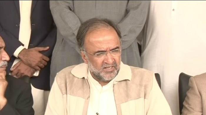 Govt did nothing to bring Musharraf back: Kaira