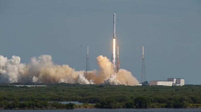 SpaceX aims for Jan. 8 return to flight with Falcon rocket