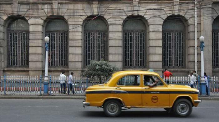 Pakistani businessman robbed by taxi driver in India