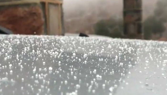 Snowfall in Jabal Jais, UAE attracts hundreds | World - Geo.tv