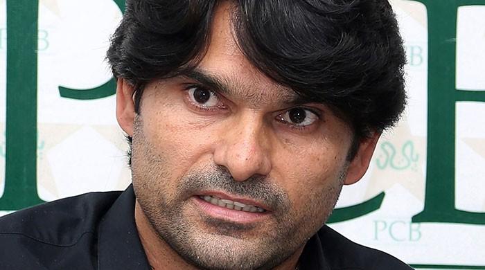 Irfan apologises to nation for mistakes