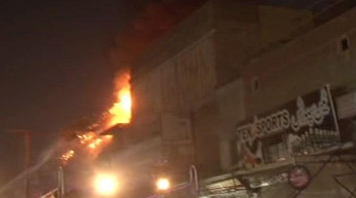 Three injured in Multan building fire