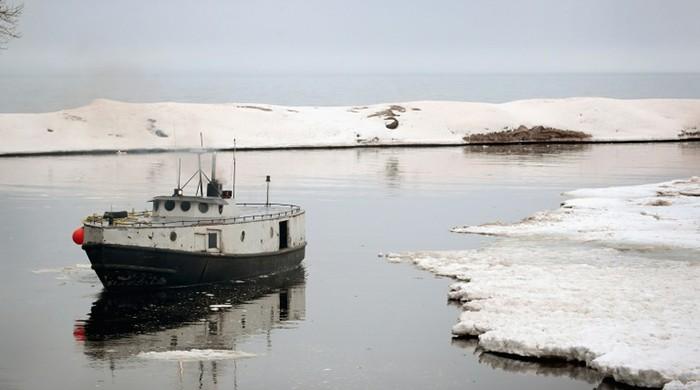 Road salt runoff threatens US, Canada lakes: study