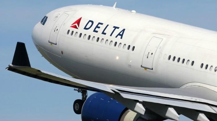 Delta apologises for 'booting' passenger off flight