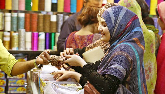 Henna, bangles and traffic jams: Eid-ul-Fitr shopping 