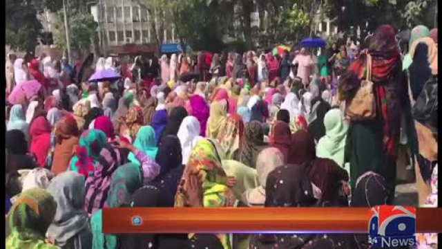 Lady health workers stage sit-in outside Punjab Assembly | TV Shows ...