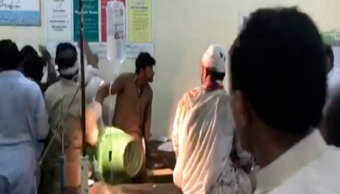 12 injured as two groups clash in Kot Addu THQ Hospital