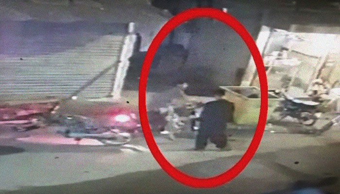 Geo News obtains CCTV footage of Lyari attack on PML-N leader