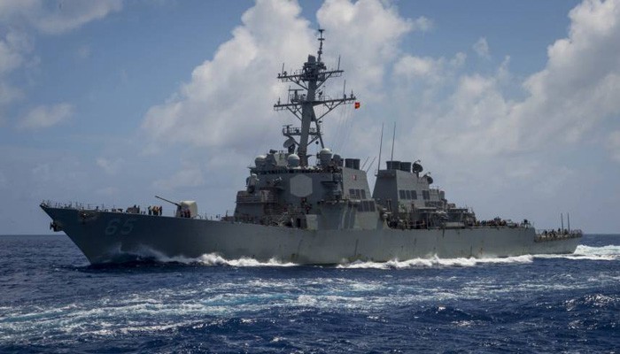 US warships sail through Taiwan Strait