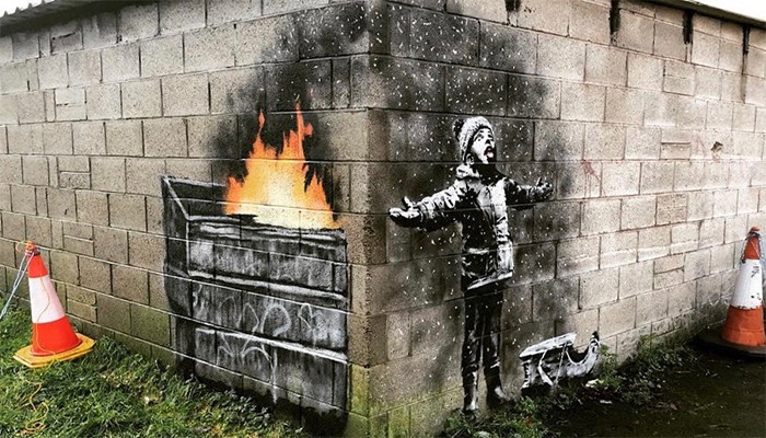 Banksy Gifts Welsh Steel Town A White Christmas Attraction