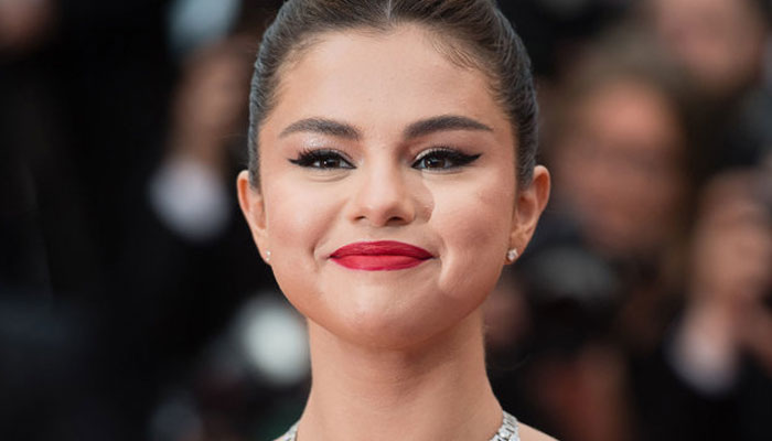 Selena Gomez Preaches Kindness After Hailey Baldwins Ill