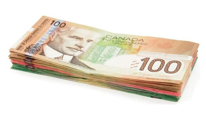 1 canadian dollar in pakistani deals rupees