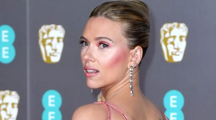 Scarlett Johansson says its easier to act with kids