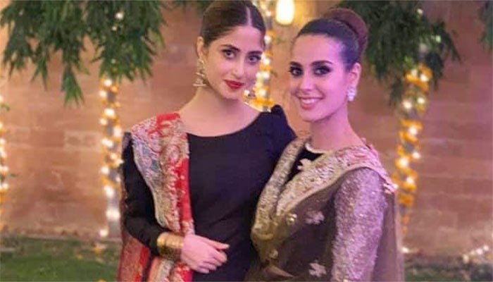 Iqra Aziz, Sajal Ali look stunning in THIS photo