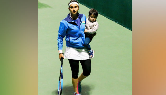 700px x 400px - Sania Mirza relishes motherhood during game, receives praise from ...