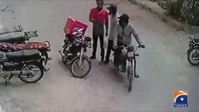 Karachi robbers hug man, return valuables after robbing him on gunpoint ...