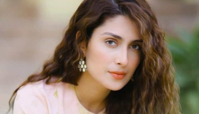 Ayeza Khan looks ethereal in stunning Instagram photo