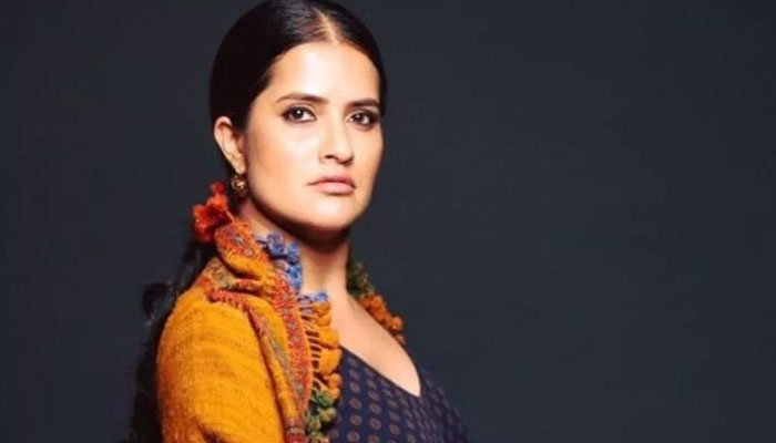 Sona Mohapatra Berates Mukesh Khanna After He Says ‘women Should Stay At Home
