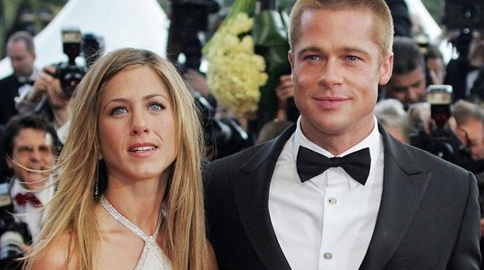 Brad Pitt S Mother Jane Wants Him To Remarry Jennifer Aniston