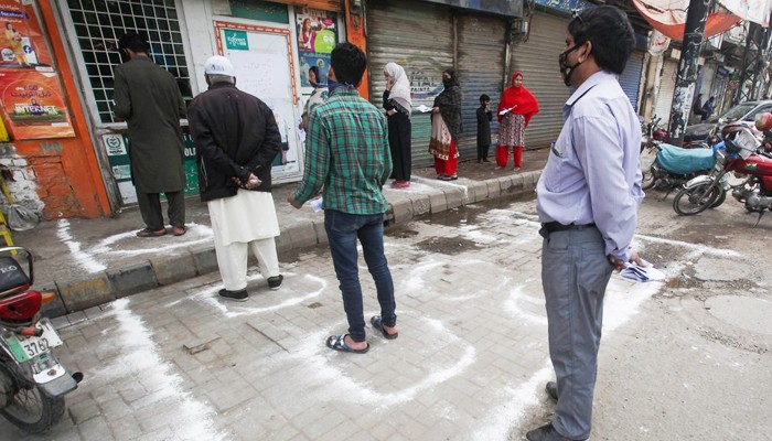 برطانیہ کے پانچ اضلاع میں سے لاہور نے برطانیہ میں وائرس کے مختلف واقعات پھیلنے کے بعد ‘اعلی خطرے’ کا اعلان کردیا