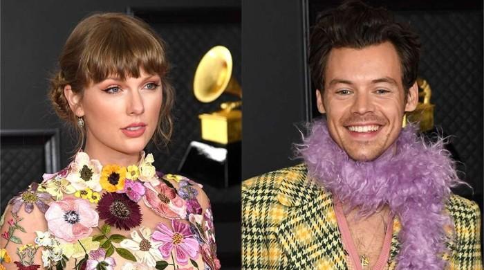 Exes Taylor Swift Harry Styles Spotted Chatting Animatedly At Grammy Awards