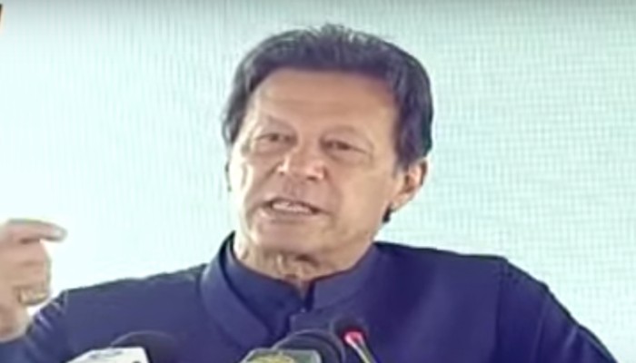 وزیر اعظم عمران خان کا کہنا ہے کہ کمزور اور مضبوط کیلئے قانون ایک جیسا ہونا چاہئے