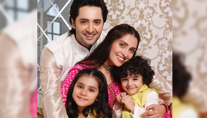 Ayeza Khan’s stunning family photo wins the internet